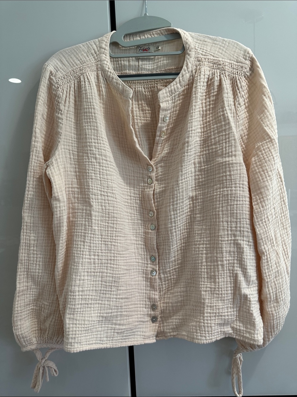 Faherty Women's Lightweight Button-Front Gauze Blouse in Pale Peach